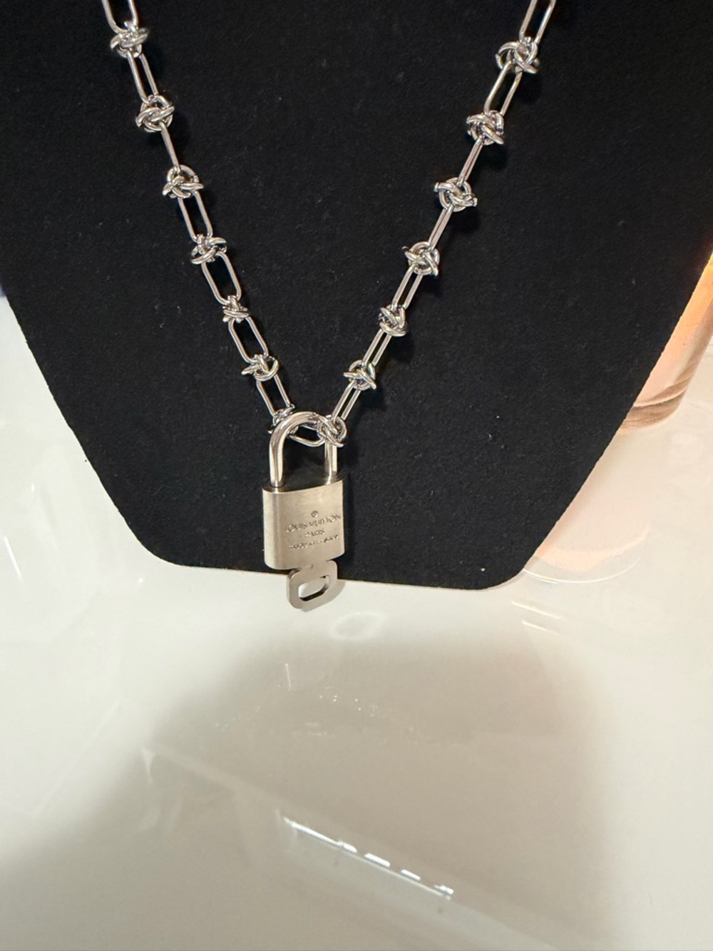 Louis Vuitton Silver Padlock with 18k gold plated set. Number # 319 🩶 - Picture 3 of 9